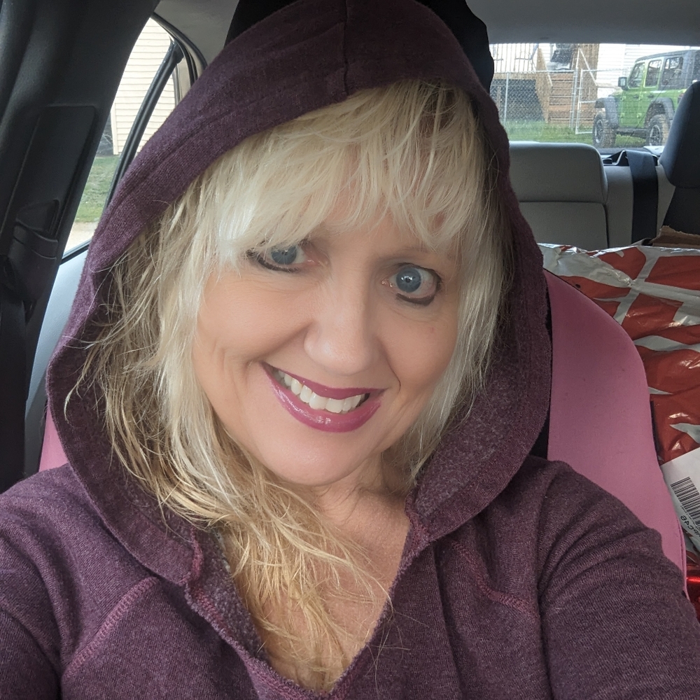 Meet your Posher, Kelly